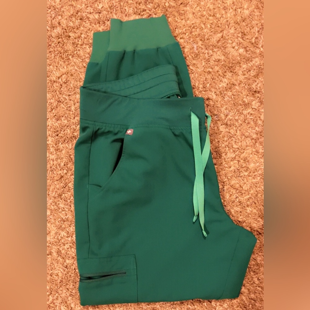 FIGS Zamora Joggers-Hunter Green-Petite Medium